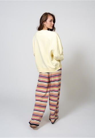 OH APRIL Sweatshirt in Geel