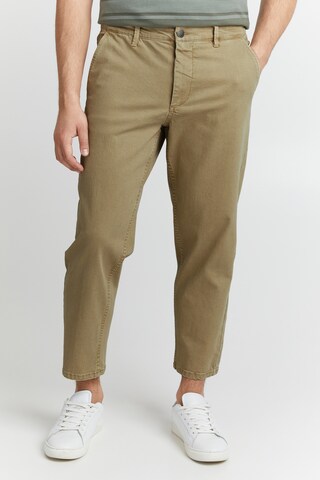 Casual Friday Loose fit Chino Pants 'Pepe 0026' in Brown: front