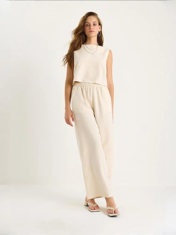 Bianco Lucci - Calças de fato em bege