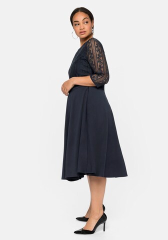 Rochie de cocktail de la SHEEGO pe albastru