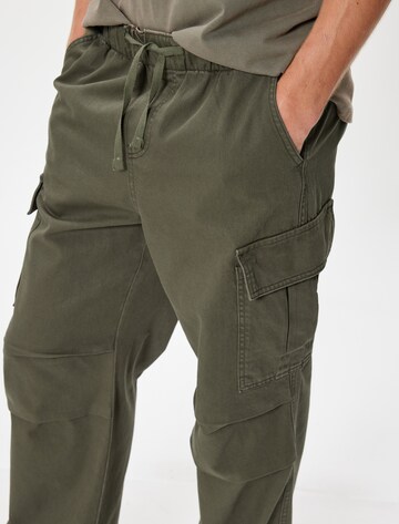 Koton Loosefit Cargobroek in Groen