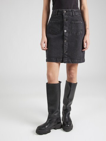 Sublevel Skirt in Black: front