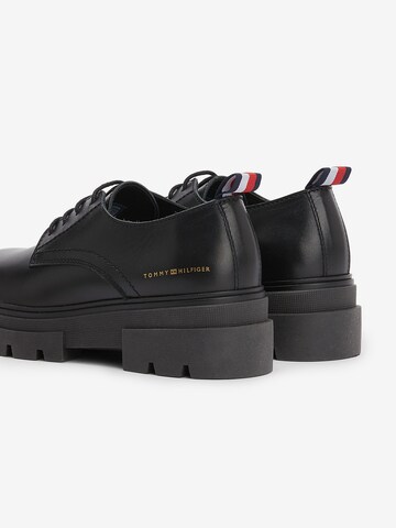 TOMMY HILFIGER Veterschoen in Zwart