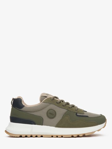ES8 Sneakers '90-032' in Green: front