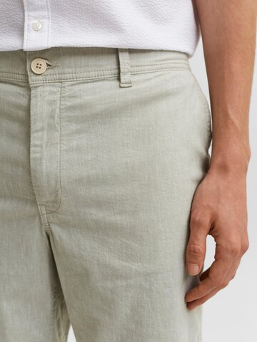 SELECTED HOMME Regular Shorts 'Isac' in Grün