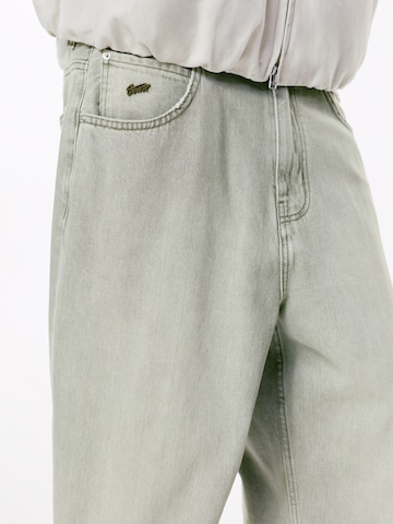 Pull&Bear Baggy Farkut värissä vihreä