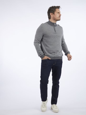 HECHTER PARIS Sweater in Grey