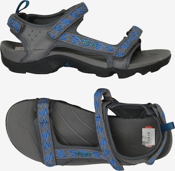 TEVA Sandalen 38 in Grau: Vorderseite