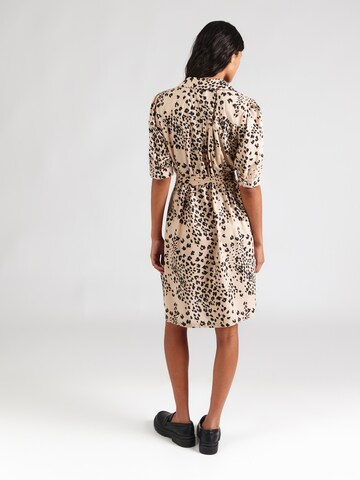 Robe-chemise 'SANAH' NÜMPH en beige