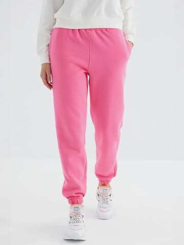Pantaloni sportivi di Tommy Life in rosa