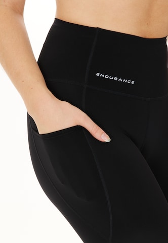 ENDURANCE Skinny Sportshorts 'Tathar' in Schwarz