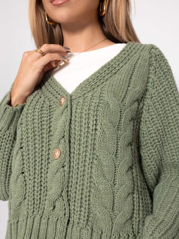 SASSYCLASSY Oversized Cardigan in Green