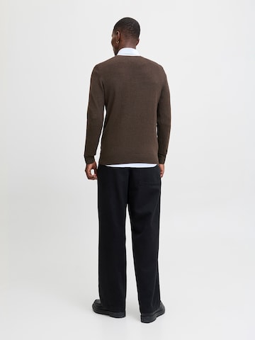 JACK & JONES Trui 'JJEEMIL' in Bruin