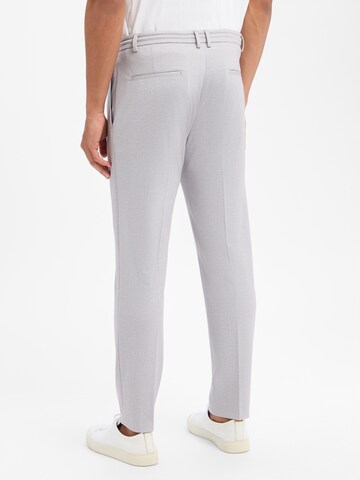 BENVENUTO Regular Chino Pants in Grey