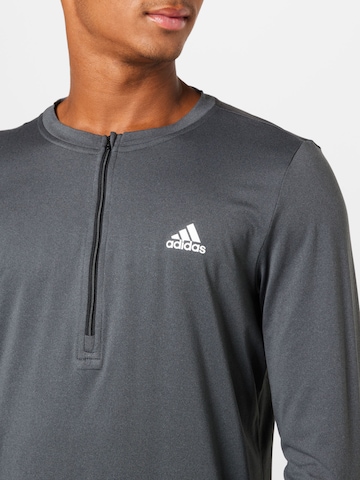 ADIDAS SPORTSWEAR Λειτουργικό μπλουζάκι σε γκρι