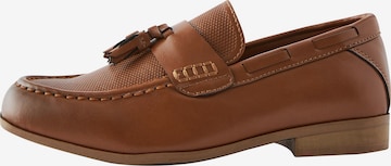 Chaussure basse Next en marron : devant