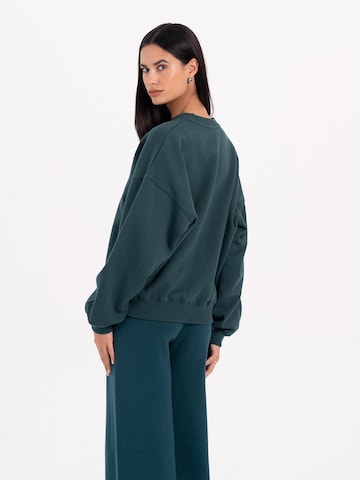 Sweat-shirt MYLAVIE by Sarah Harrison en vert