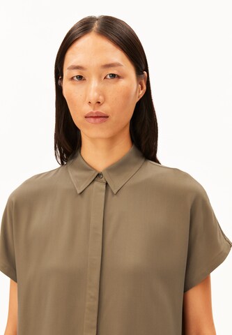 ARMEDANGELS - Blusa 'LARISAANA' em castanho: frente
