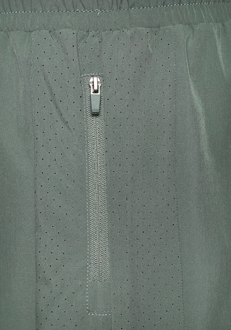 Authentic Le Jogger Regular Pants 'Authentic' in Green
