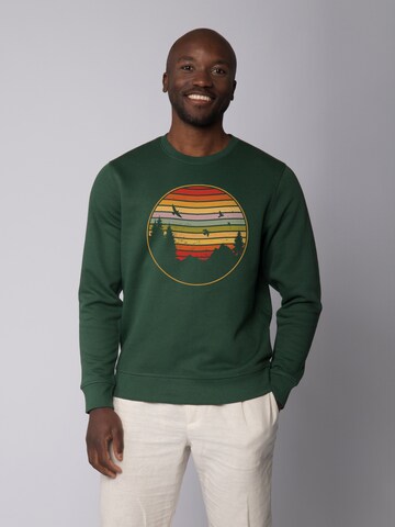 Watapparel Sweatshirt ' Sunset Berge & Tannen ' in Groen: voorkant
