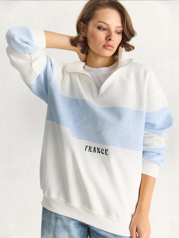 Bianco Lucci Sweatshirt in Blau