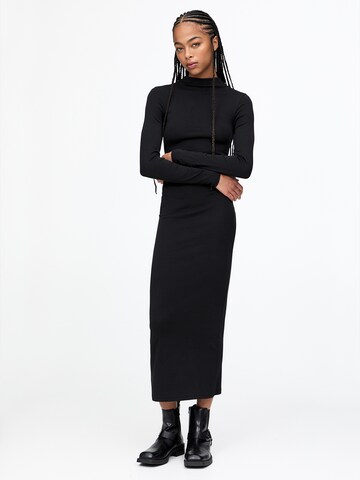 Robe Pull&Bear en noir : devant