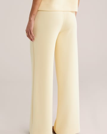WE Fashion - Loosefit Pantalón en amarillo