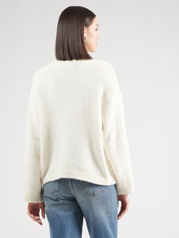 Pull-over Gina Tricot en blanc