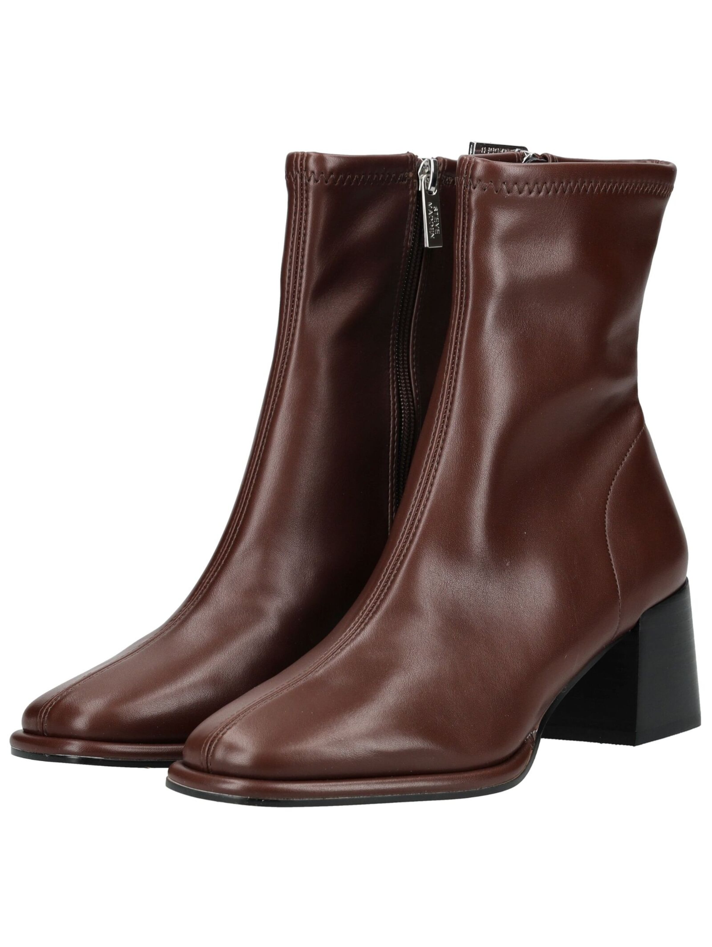 STEVE MADDEN Bootie in Red