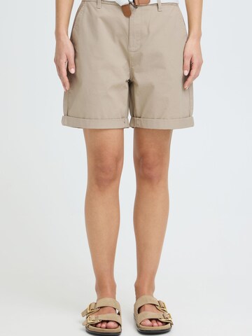 Oxmo Regular Chinoshorts inkl. Gürtel in Beige: Vorderseite