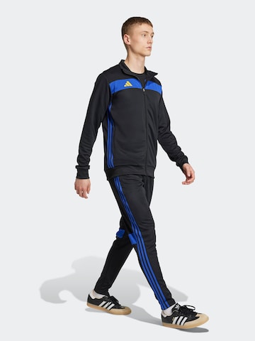 ADIDAS PERFORMANCE Trainingsanzug 'Tiro 25 Essentials' in Schwarz: Vorderseite