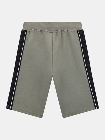 GUESS Regular Pants in Green