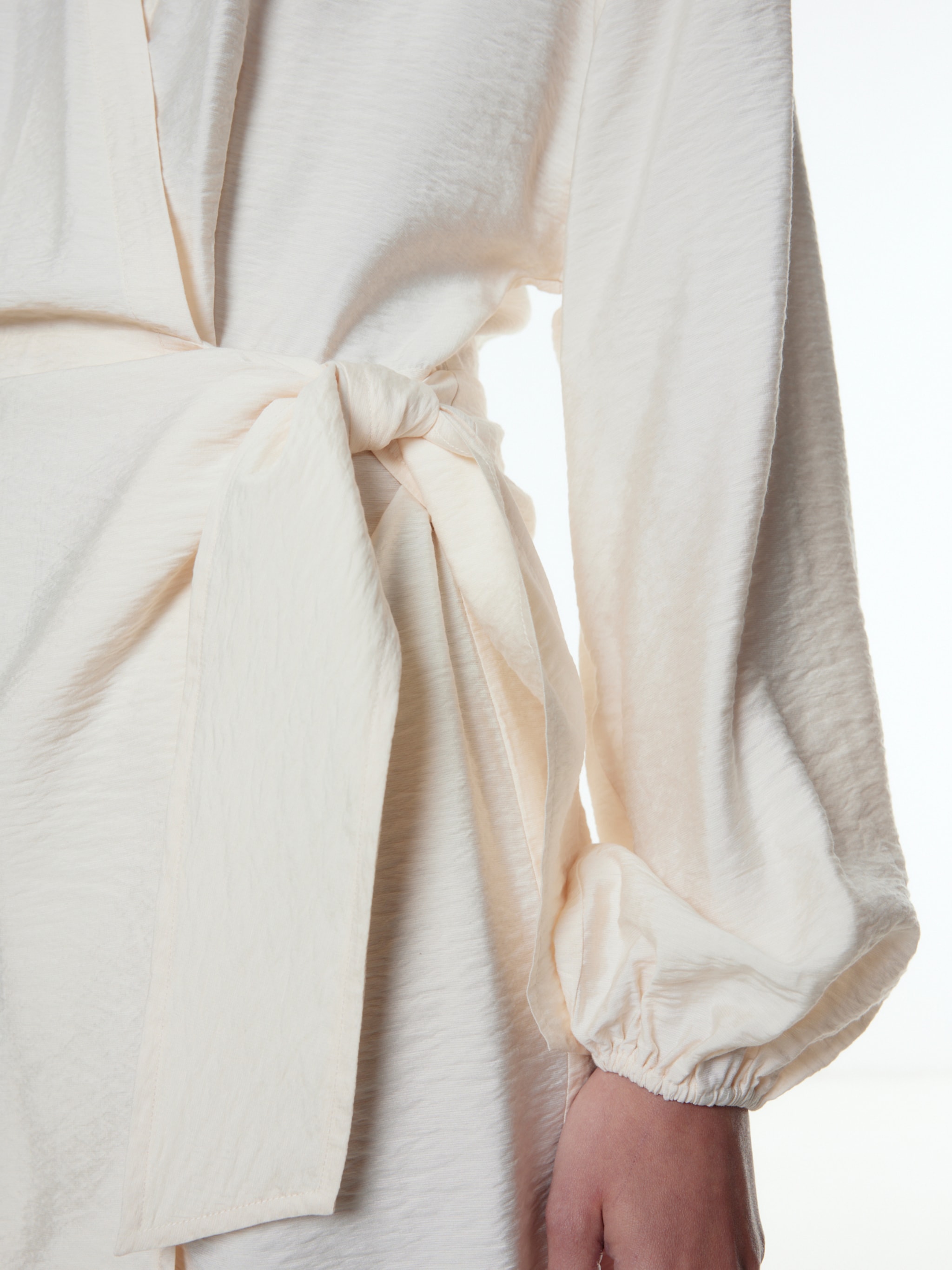 EDITED Produits Robe 'Qara' crème