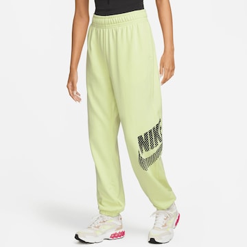 Effilé Pantalon 'Emea' Nike Sportswear en vert : devant