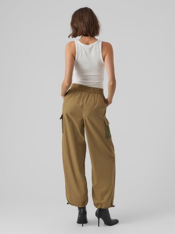 VERO MODA Loosefit Cargohose in Grün
