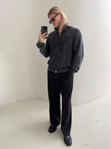 Wide Leg Pantalon à plis KARIA by Loris Karius en noir