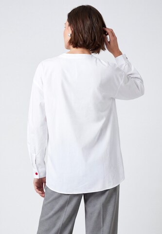 Usha - Blusa en blanco