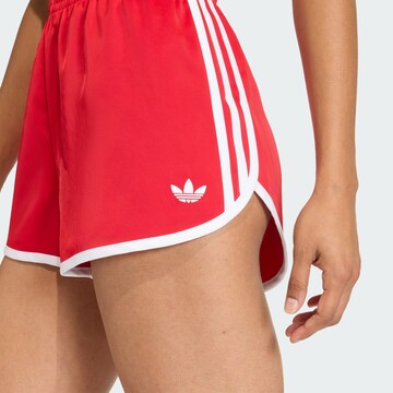 ADIDAS ORIGINALS Loosefit Shorts 'Sprinter' in Rot