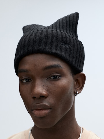 Bonnet Pull&Bear en noir