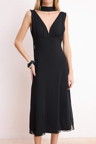 Trendyol - Vestido de gala en negro