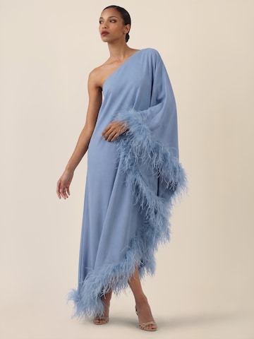 APART Kleid in Blau