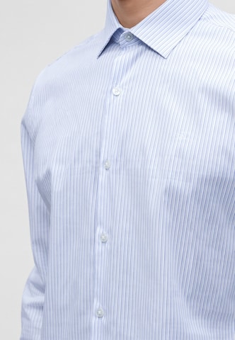 Calvin Klein Slim Fit Риза 'ESNTL' в синьо