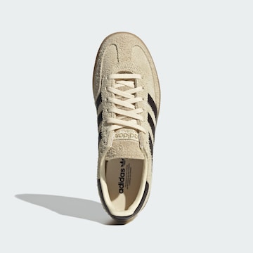 ADIDAS ORIGINALS - Sapatilhas baixas 'Handball Spezial' em bege