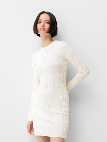 Bershka Stickad klänning i beige: framsida
