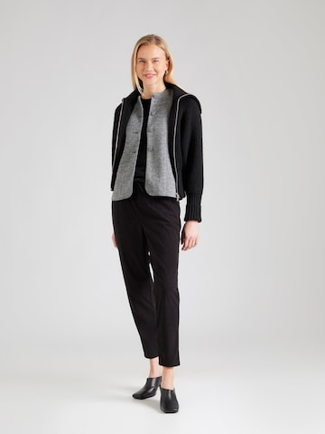 ONLY Zúžený strih Plisované nohavice 'ONLPOPTRASH-LIAS' - Čierna