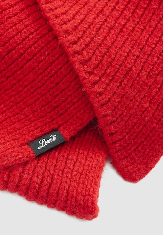 Căciulă de la LEVI'S ® pe roșu