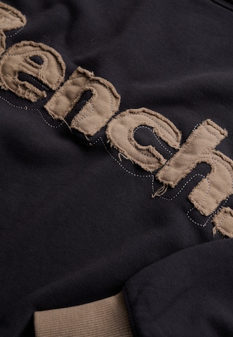 Sweat-shirt 'Bench x Superdry & Co' BENCH en gris