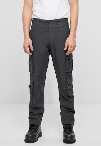 Coupe slim Pantalon cargo Brandit en gris : devant