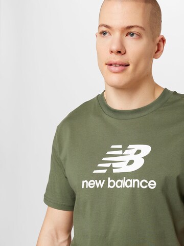 new balance T-Shirt in Grün