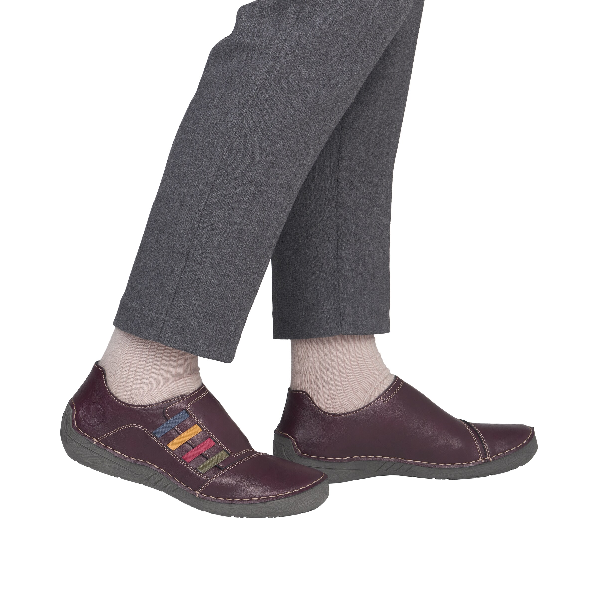 Chaussure basse Rieker en violet : devant
